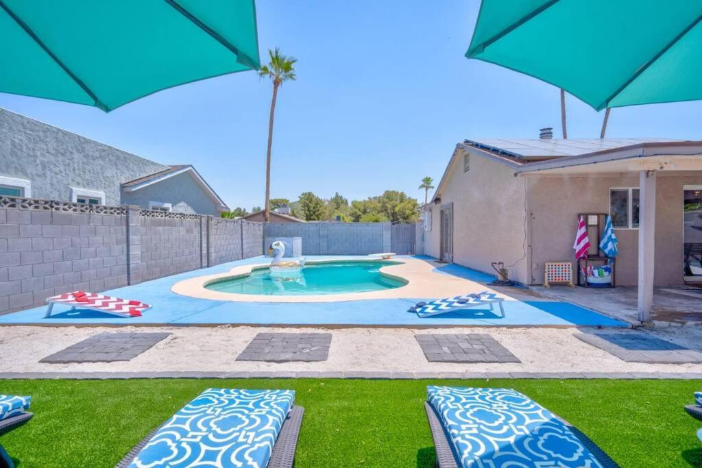 Fab Phx Getaway W/ Pool & Fire Pit Villa Phoenix Eksteriør bilde