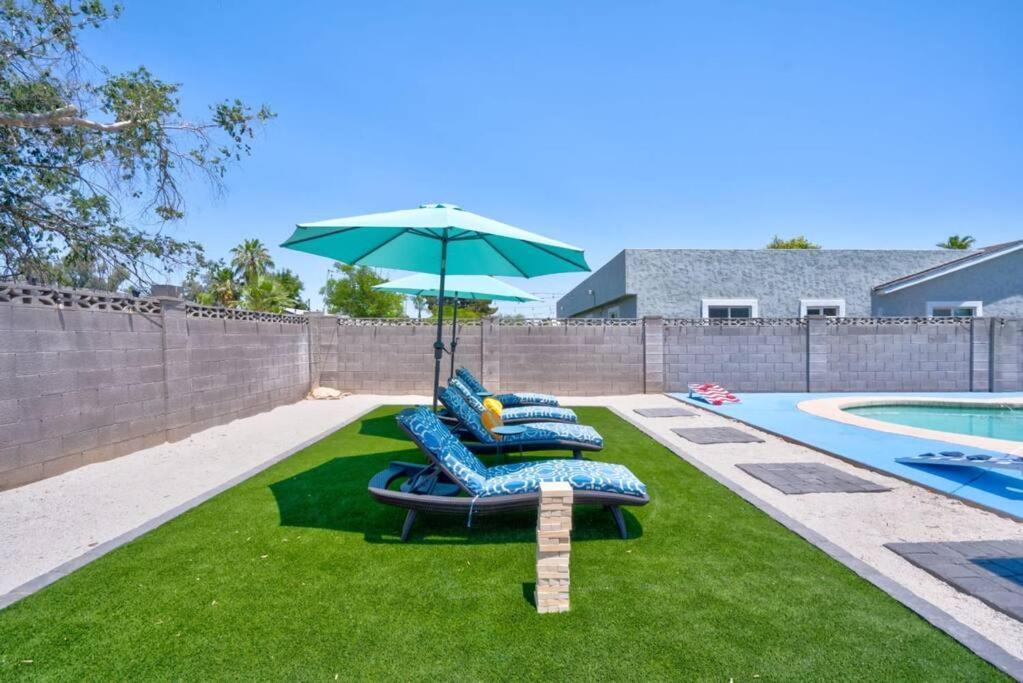 Fab Phx Getaway W/ Pool & Fire Pit Villa Phoenix Eksteriør bilde