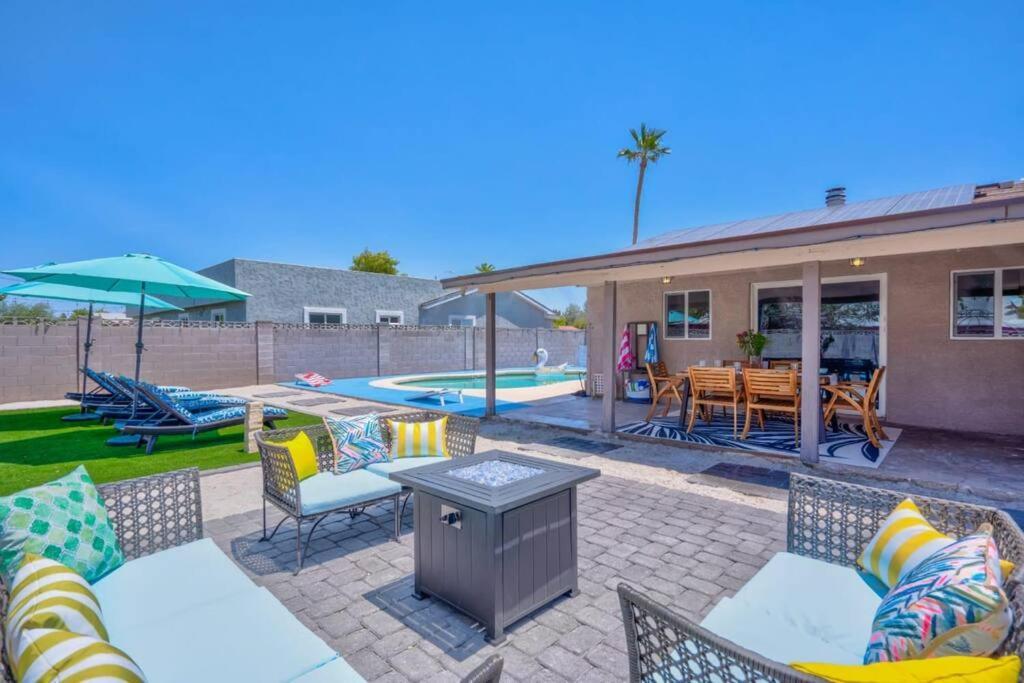 Fab Phx Getaway W/ Pool & Fire Pit Villa Phoenix Eksteriør bilde