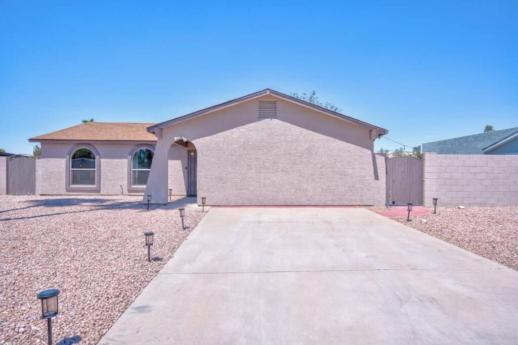 Fab Phx Getaway W/ Pool & Fire Pit Villa Phoenix Eksteriør bilde
