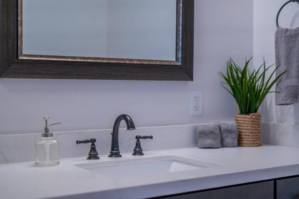 Fab Phx Getaway W/ Pool & Fire Pit Villa Phoenix Eksteriør bilde