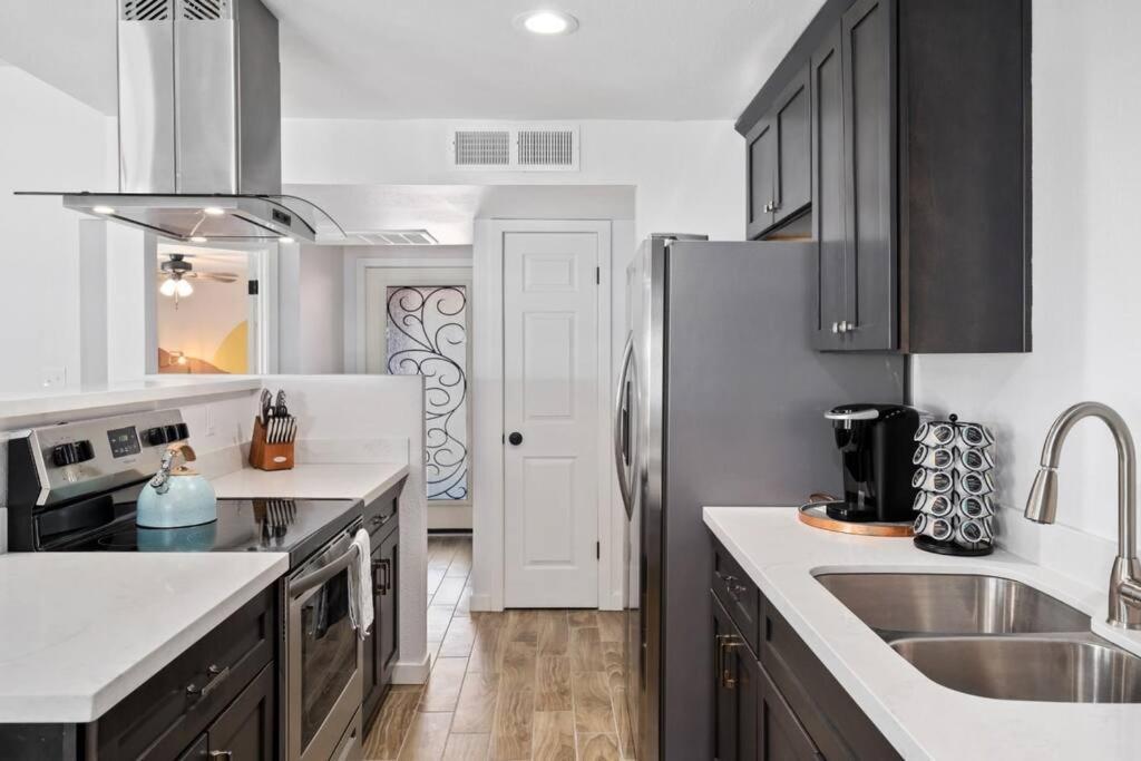 Fab Phx Getaway W/ Pool & Fire Pit Villa Phoenix Eksteriør bilde