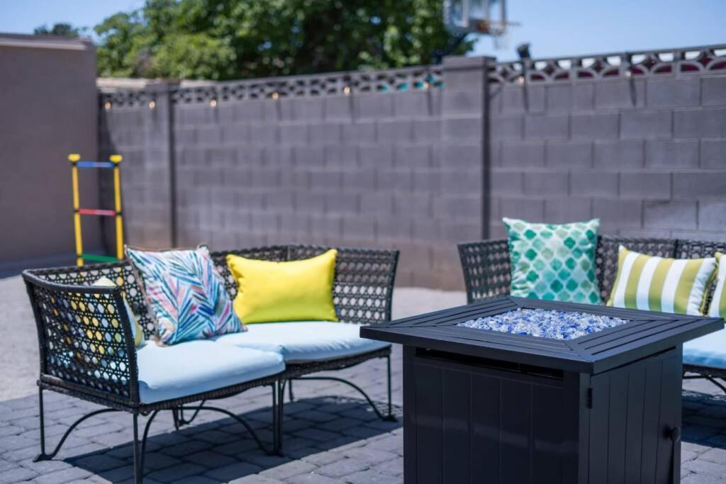 Fab Phx Getaway W/ Pool & Fire Pit Villa Phoenix Eksteriør bilde