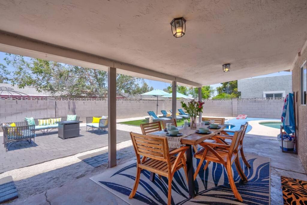Fab Phx Getaway W/ Pool & Fire Pit Villa Phoenix Eksteriør bilde