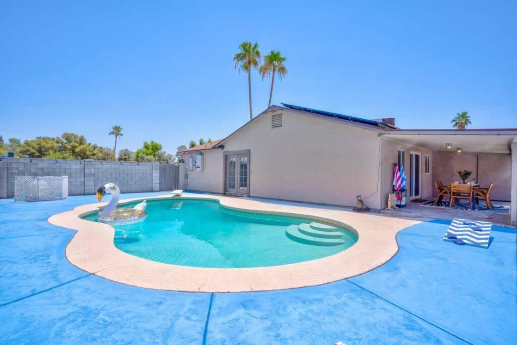 Fab Phx Getaway W/ Pool & Fire Pit Villa Phoenix Eksteriør bilde