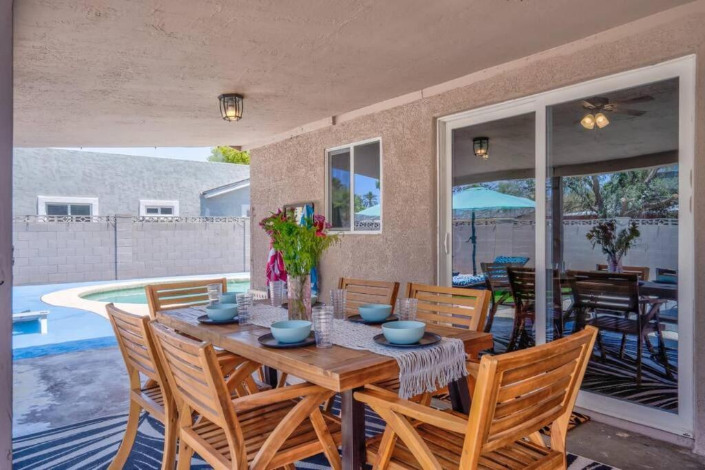 Fab Phx Getaway W/ Pool & Fire Pit Villa Phoenix Eksteriør bilde